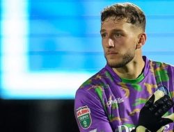 Alasan Kiper Asing Persib Adam Przybek Tak Kunjung Debut di Super League 2025/2026