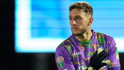 Alasan Kiper Asing Persib Adam Przybek Tak Kunjung Debut di Super League 2025/2026