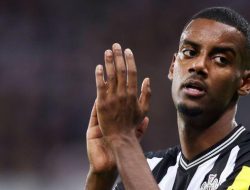 Andy Carroll Peringatkan Isak Terkait Proses Transfernya ke Liverpool