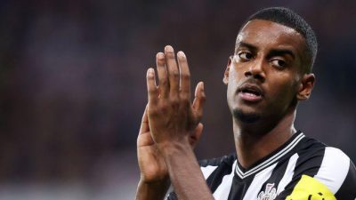 Andy Carroll Peringatkan Isak Terkait Proses Transfernya ke Liverpool