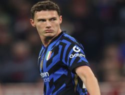 Barcelona Ditawari Benjamin Pavard, Apa Barcelona Akan Merekrutnya?