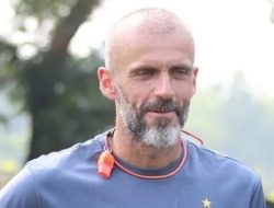 Pelatih Persebaya Yakin Lini Depan Akan Lebih Tajam