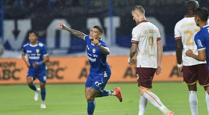 Persib vs Borneo FC