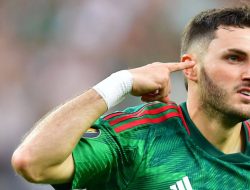 Santiago Giménez Tetap di San Siro: Agen Tegaskan Striker Tidak Akan Dijual