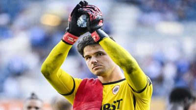Senne Lammens vs Andre Onana: Perebutan Posisi Kiper Utama Manchester United