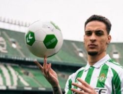 Antony Tegaskan Hanya Ingin Kembali ke Real Betis, Bersedia Tunggu Sampai Deadline