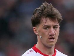 Angelo Stiller Beri Isyarat Ingin Gabung Manchester United