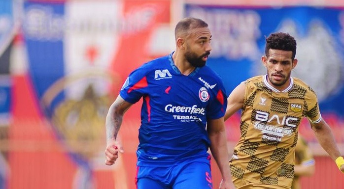 Arema FC vs Dewa United