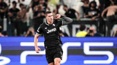 Dusan Vlahovic Bicara Soal Rumor Transfer Usai Cetak Dua Gol ke Dortmund