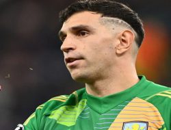 Emiliano Martinez Hampir ke MU: Antusias, Tapi Transfer Batal Terjadi