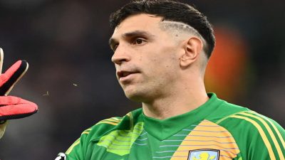 Emiliano Martinez Hampir ke MU: Antusias, Tapi Transfer Batal Terjadi