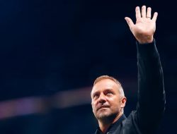 Hansi Flick Kritik Keras Real Madrid Menjelang Malam Penghargaan Ballon d’Or