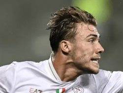Hojlund Kilat di Napoli: Cetak Gol Debut dan Bantu Gli Azzurri Menang