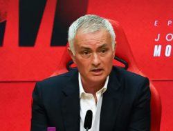 Debut Mourinho Berbuah Manis, Benfica Menang Telak Atas AVS