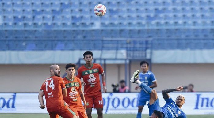 Persib Bandung Kalahkan Persebaya 1-0