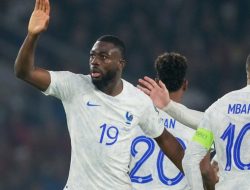 Drama Prancis vs Islandia: Gol Mbappe & Kartu Merah Tchouameni