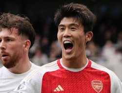 Takehiro Tomiyasu Masuk Radar Rossoneri, Status Cedera Jadi Perhatian