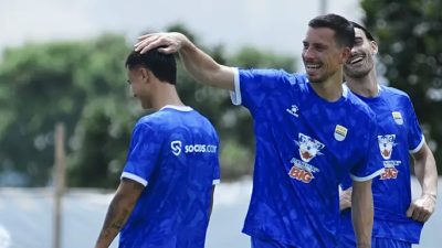 Debut Thom Haye di Persib: Atmosfer Luar Biasa dan Pertandingan Penuh Drama