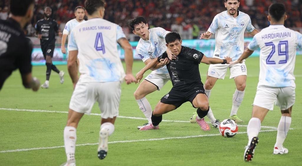 Atmosfer Luar Biasa di SUGBK