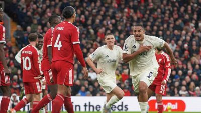 Liverpool Dipermalukan Nottingham Forest di Anfield