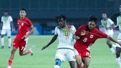 Strategi 3 Bek dan Duet Ideal di Lini Tengah