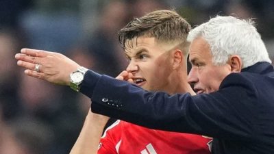Benfica Kalahkan Napoli 2-0