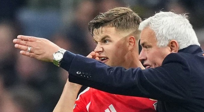 Benfica Kalahkan Napoli 2-0