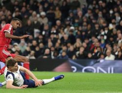Liverpool Taklukkan Tottenham di London
