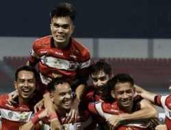 Madura United Tundukkan Semen Padang 5-1: Lulinha Jadi Bintang