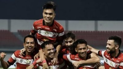Madura United Tundukkan Semen Padang 5-1