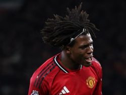 Man Utd vs Newcastle: Martinez Lolos dari Kontroversi Penalti
