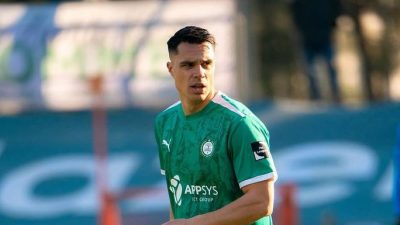 Rumor Transfer Persib Bandung: Fakta Terkini Maarten Paes dan Joey Pelupessy
