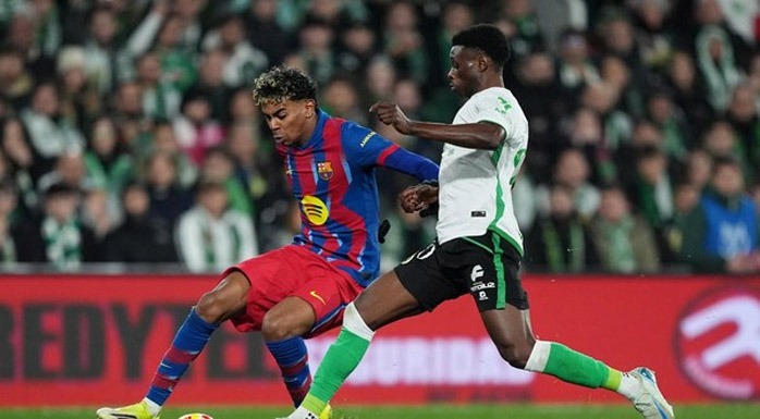 Barcelona Atasi Perlawanan Racing Santander