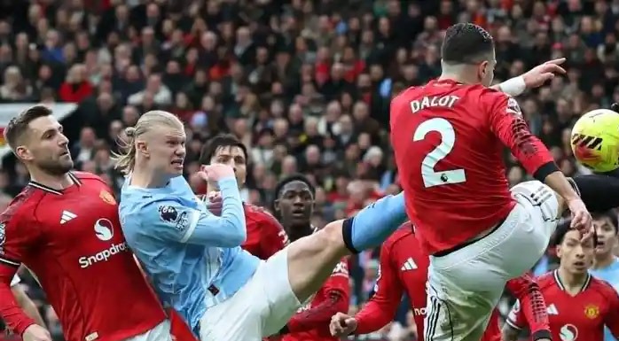 Derby Manchester Milik MU