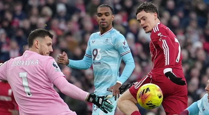 Liverpool Kembali Tersendat